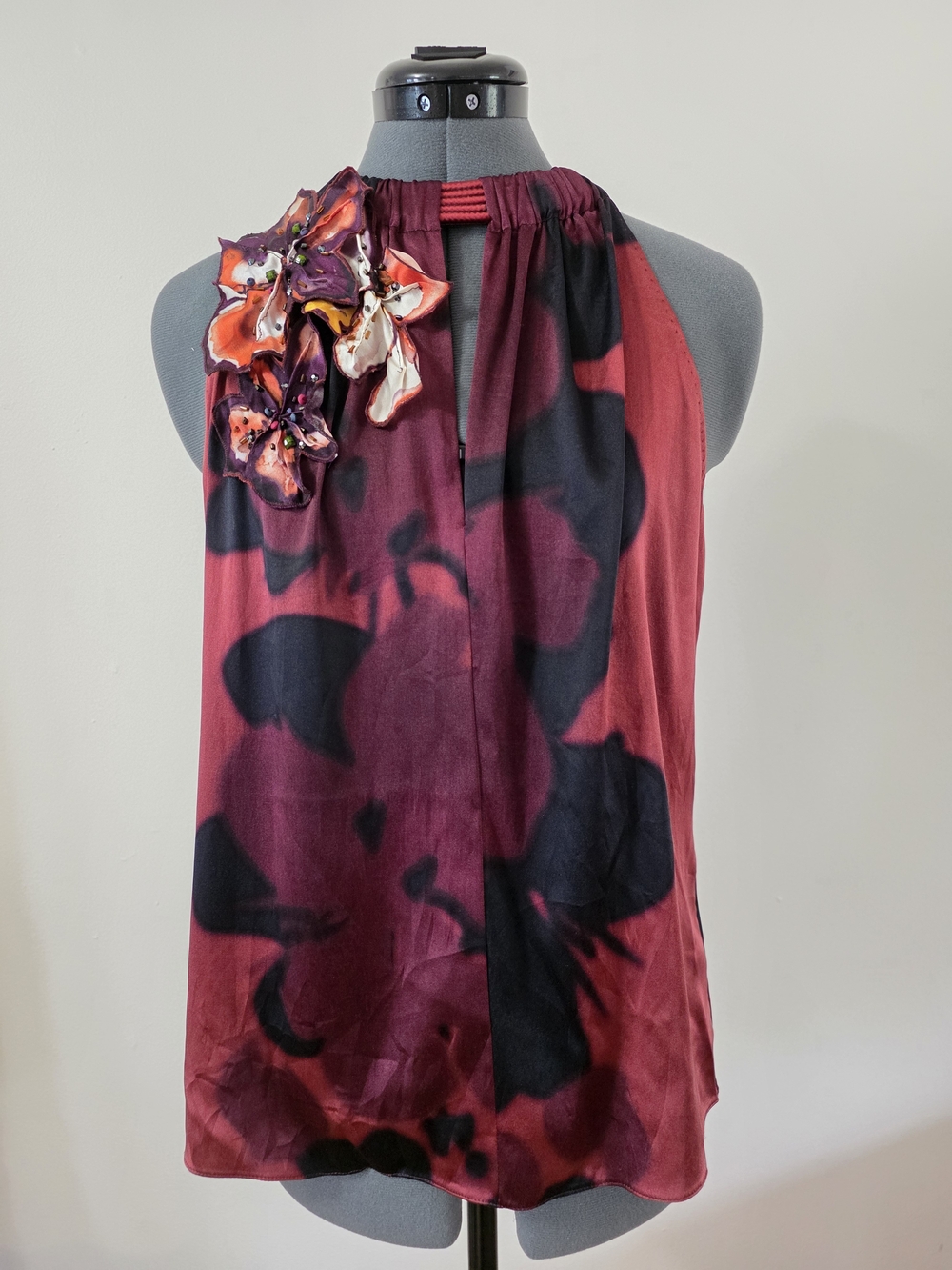 ​Elie Tahari Silk Stretch High Neck Floral Appliqué Embellished Blouse Small
